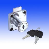 美力高五金制品廠-高要市金利鎮(zhèn)星西工業(yè)區(qū)-專業(yè)生產(chǎn)抽屜鎖、側(cè)面鎖、正面鎖、回爪螺母、麻雀臺、煙灰缸、七字吸盤板托系列-產(chǎn)品展廳